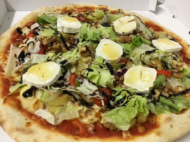 Pizza chèvre et noix
